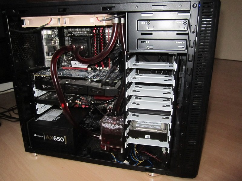http://image.noelshack.com/fichiers/2013/07/1361108464-pc-rog-2.jpg