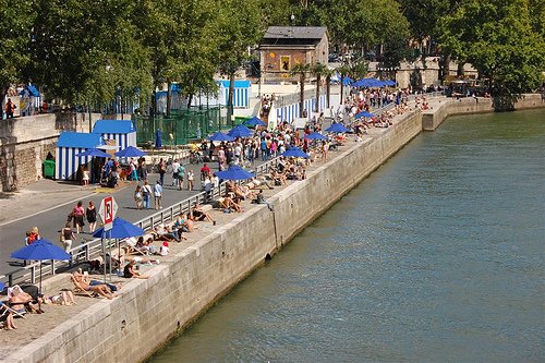 http://image.noelshack.com/fichiers/2015/27/1435573444-paris-plage.jpg