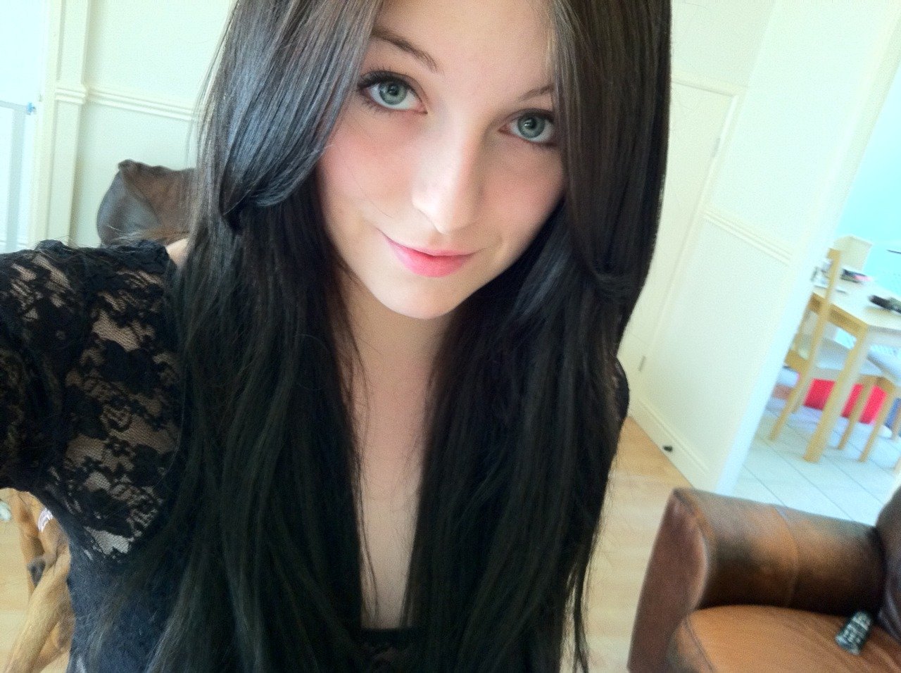 [PHOTO] Cette Fille aux cheveux noirs sur le forum Blabla 18-25 ans