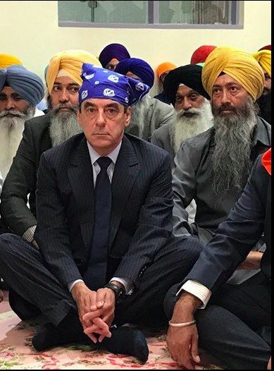 1474940245-fillon-sikh-2.jpg