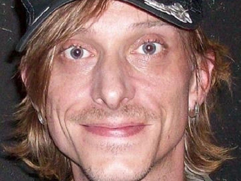 Sticker De Risissou Sur Mackenzie Crook