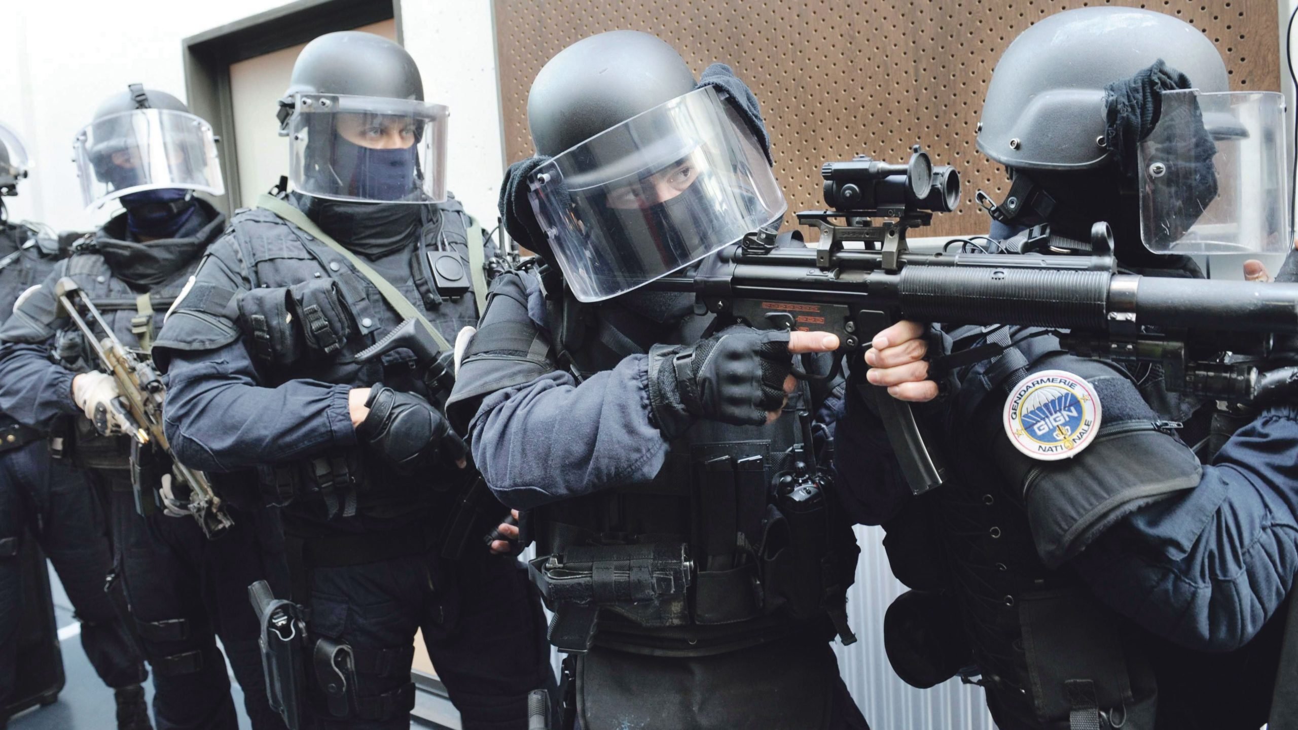 Le Gign Fran Ais Vs Le Swat Am Ricain Qui Gagne Sur Le Forum Blabla