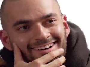 https://image.noelshack.com/fichiers/2020/22/2/1590452493-vincent-lesmile.png