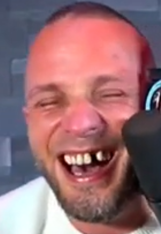 https://image.noelshack.com/fichiers/2021/10/2/1615246812-bass.png