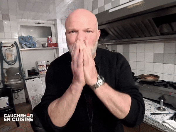 https://image.noelshack.com/fichiers/2021/38/3/1632344603-coupdeboule.gif