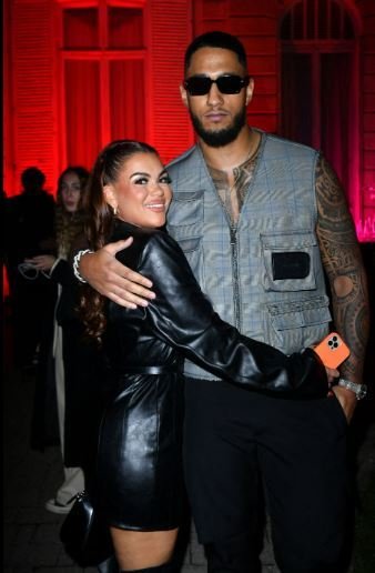 Tony "Scandal" Yoka te bouscule en soirée - ta réaction ?