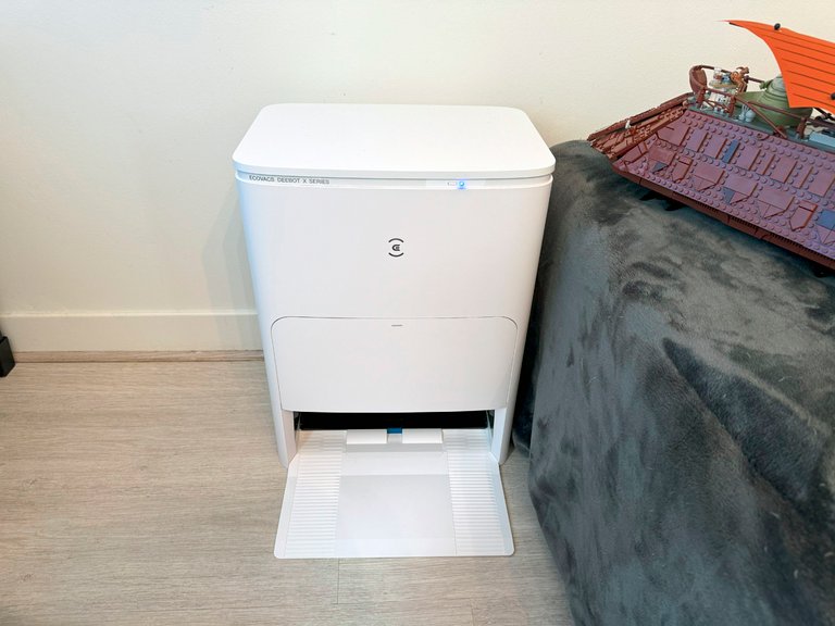 J'ai l'esprit plus apaisé et mon intérieur plus propre depuis que je teste l'Ecovacs Deebot X5 Omni, et en plus, sa base est jolie !