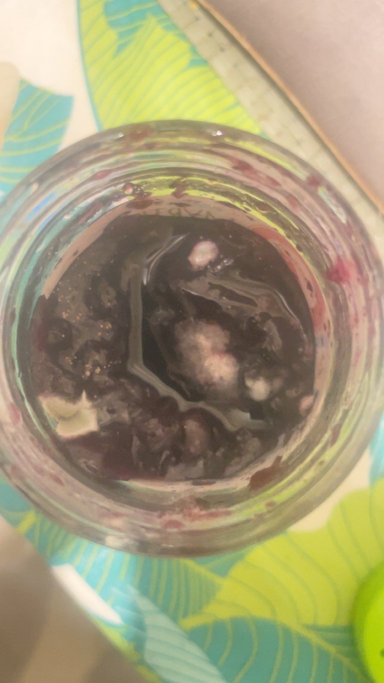 Confiture je dois la jeter toxic?