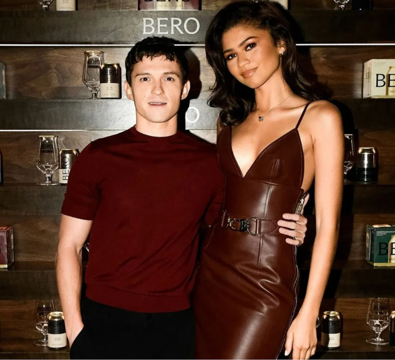 Tom Holland (1m69) se tape Zendaya (1m78)