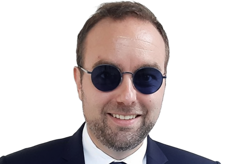 https://image.noelshack.com/fichiers/2025/37/2/1757446158-4.jpg