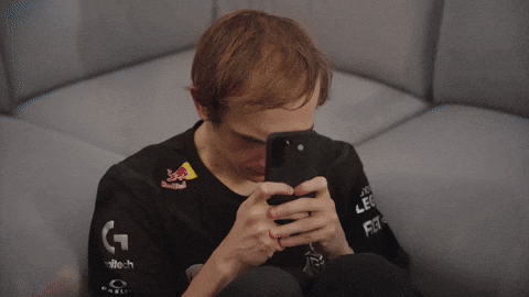 https://image.noelshack.com/fichiers/2026/16/3/1776260531-giphy.gif