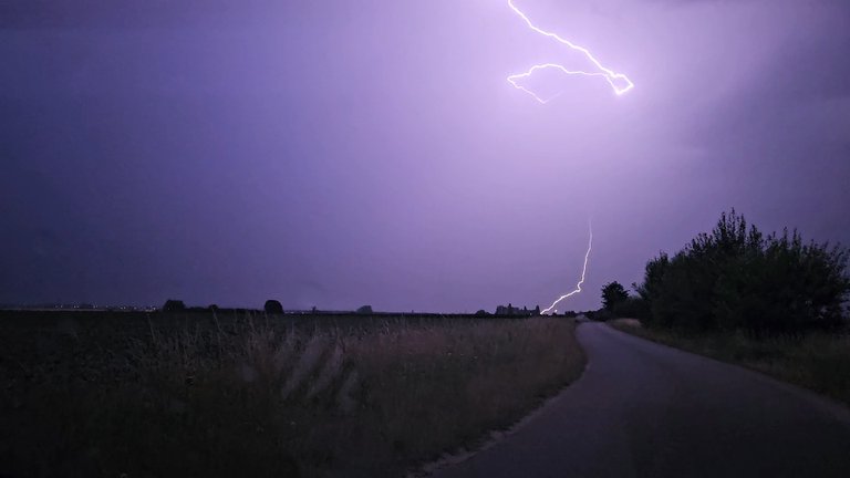 https://image.noelshack.com/fichiers/2026/26/7/1782605227-20260627-232840.jpg