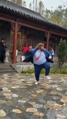https://image.noelshack.com/fichiers/2026/40/2/1790673128-12672176521672561.gif