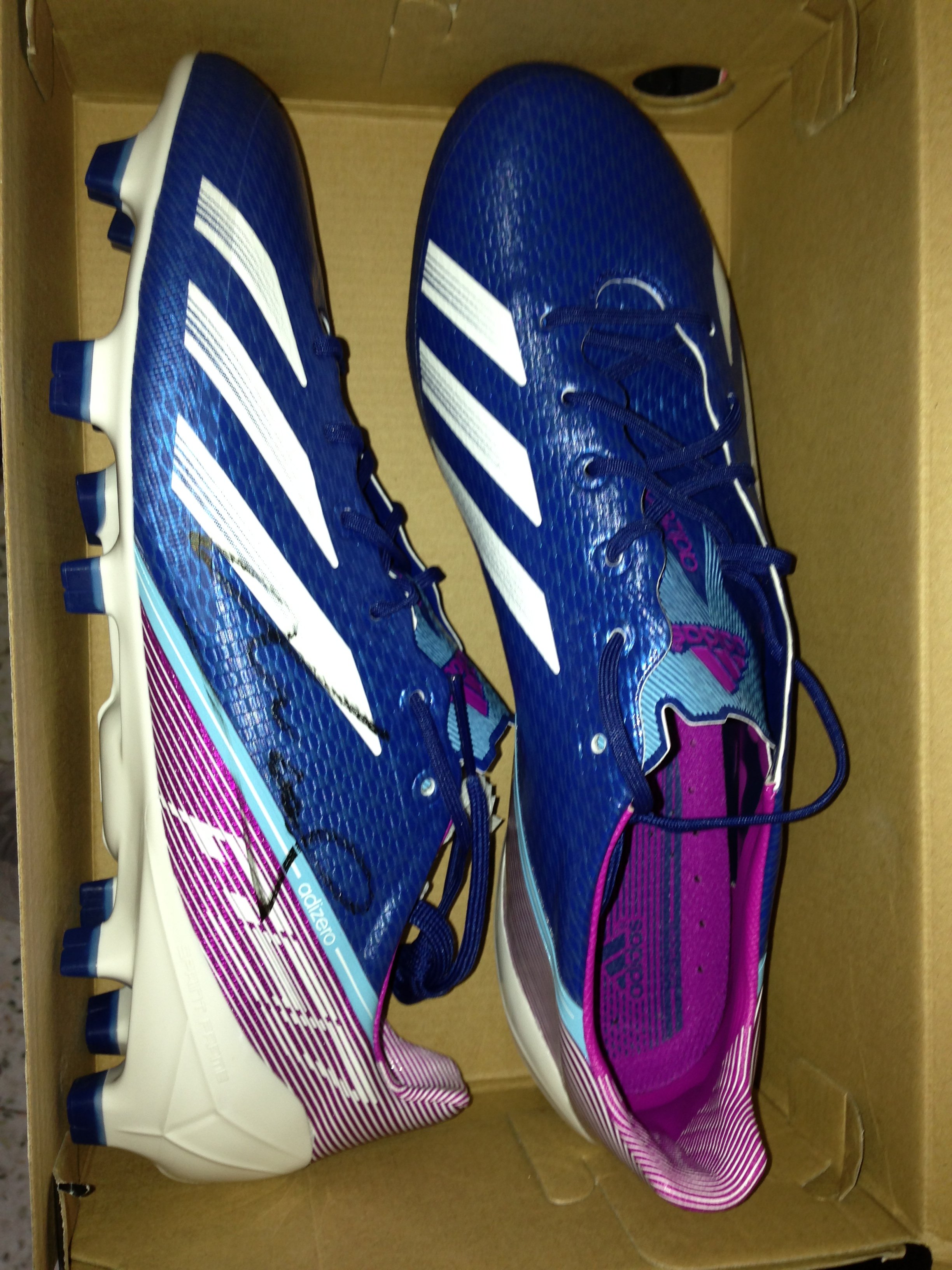 [VDS] chaussure dedicassé pr lucss moura sur le forum Belgique - 24-08 ...