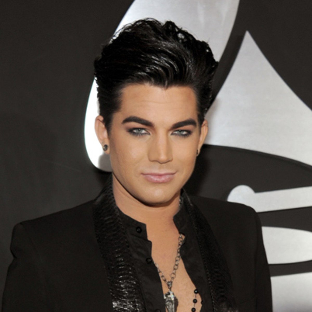 Adam Lambert : Qui est vraiment le chanteur de Queen ? sur le forum ...