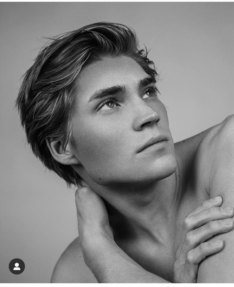 [PHOTOS] AYAAAA cet ALLEMAND-POLONAIS a été ÉLU HOMME le plus BEAU au ...