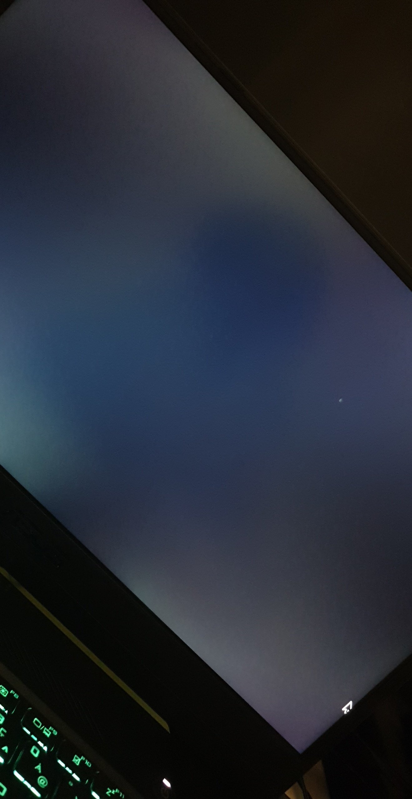 [Image] Ecran point blanc qui apparaît sur fond noir sur JvArchive forum 1825