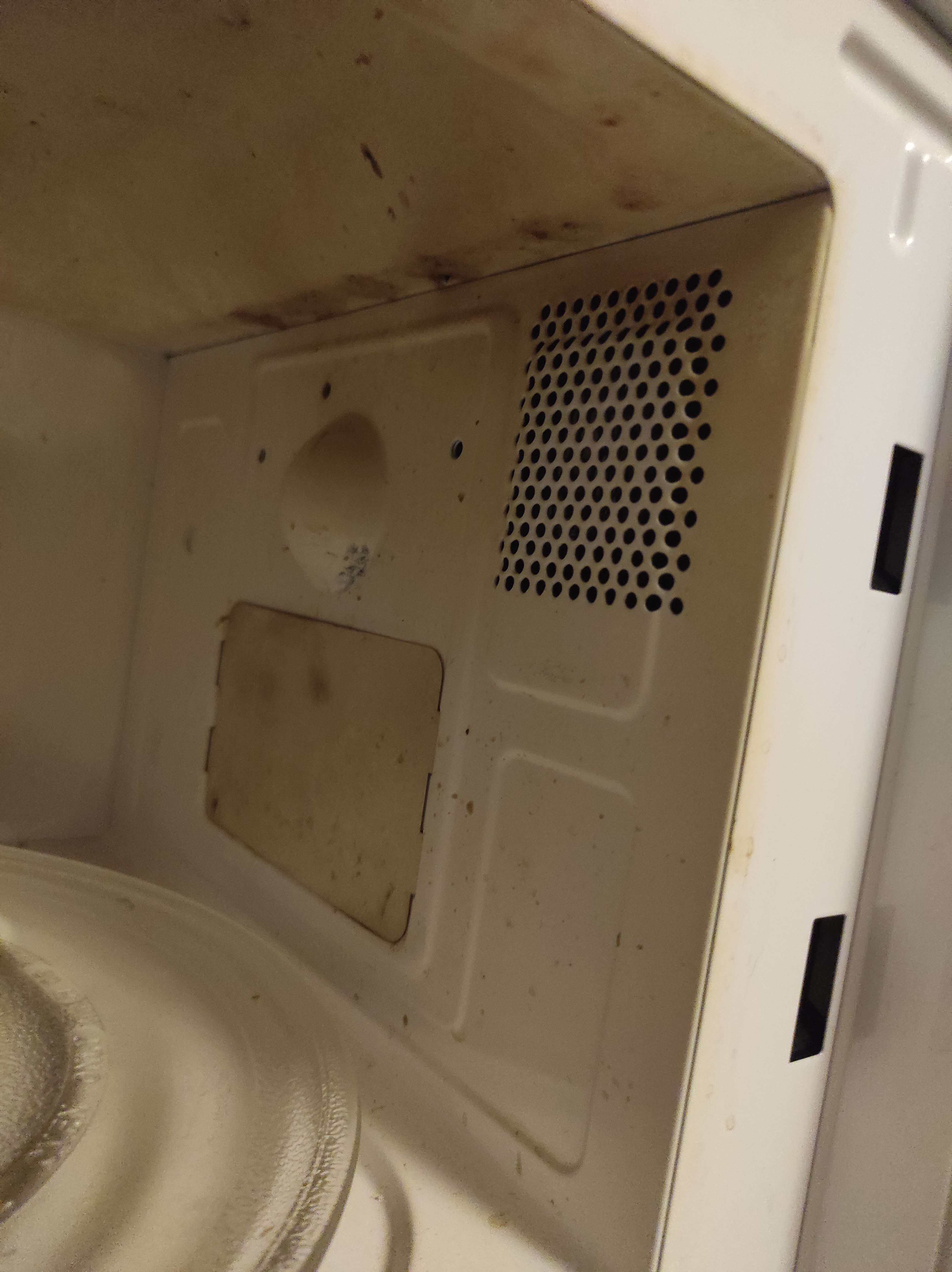 Mon MICROONDES est POSSEDE sur le forum Blabla 1825 ans 01032022 222912