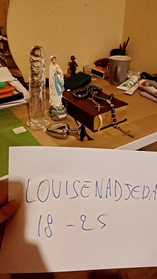 Actuellement avec un plug dans le cul sur le forum Blabla 18-25 ans ... wallpaper 4