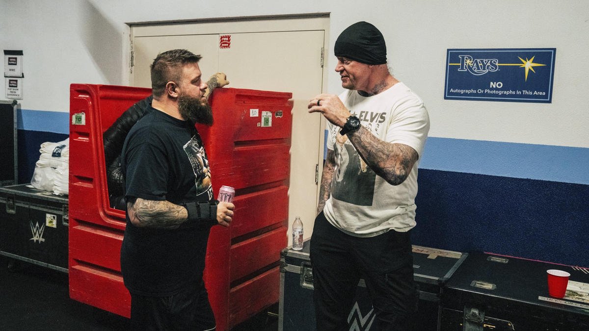 [Photos] Dans les coulisses du Royal Rumble 2024 sur le forum Catch ...