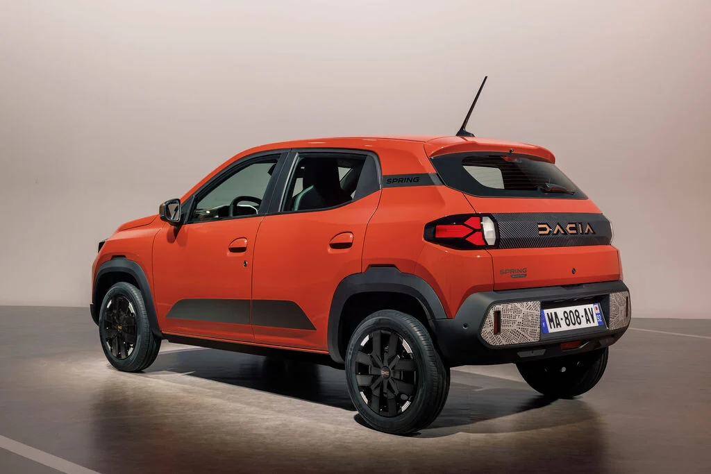 RENAULT présente son nouveau DACIA SPRING 2024,