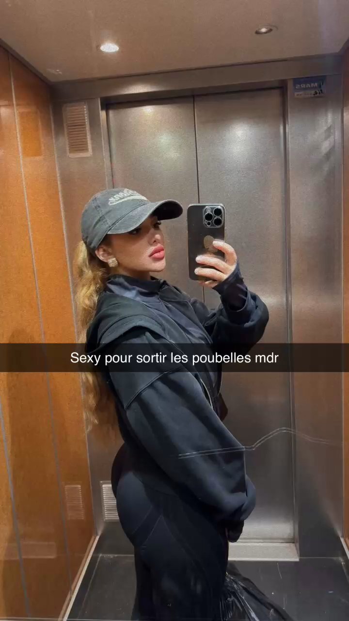 [Photo] JULIA BAYONNETA sort ses poubelles