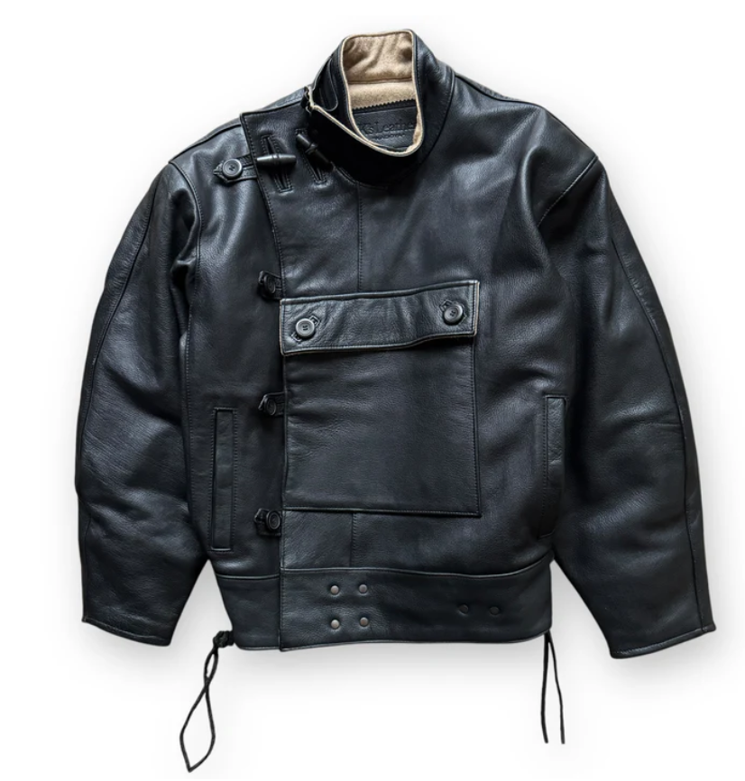 Cette veste en cuir super badass /10??