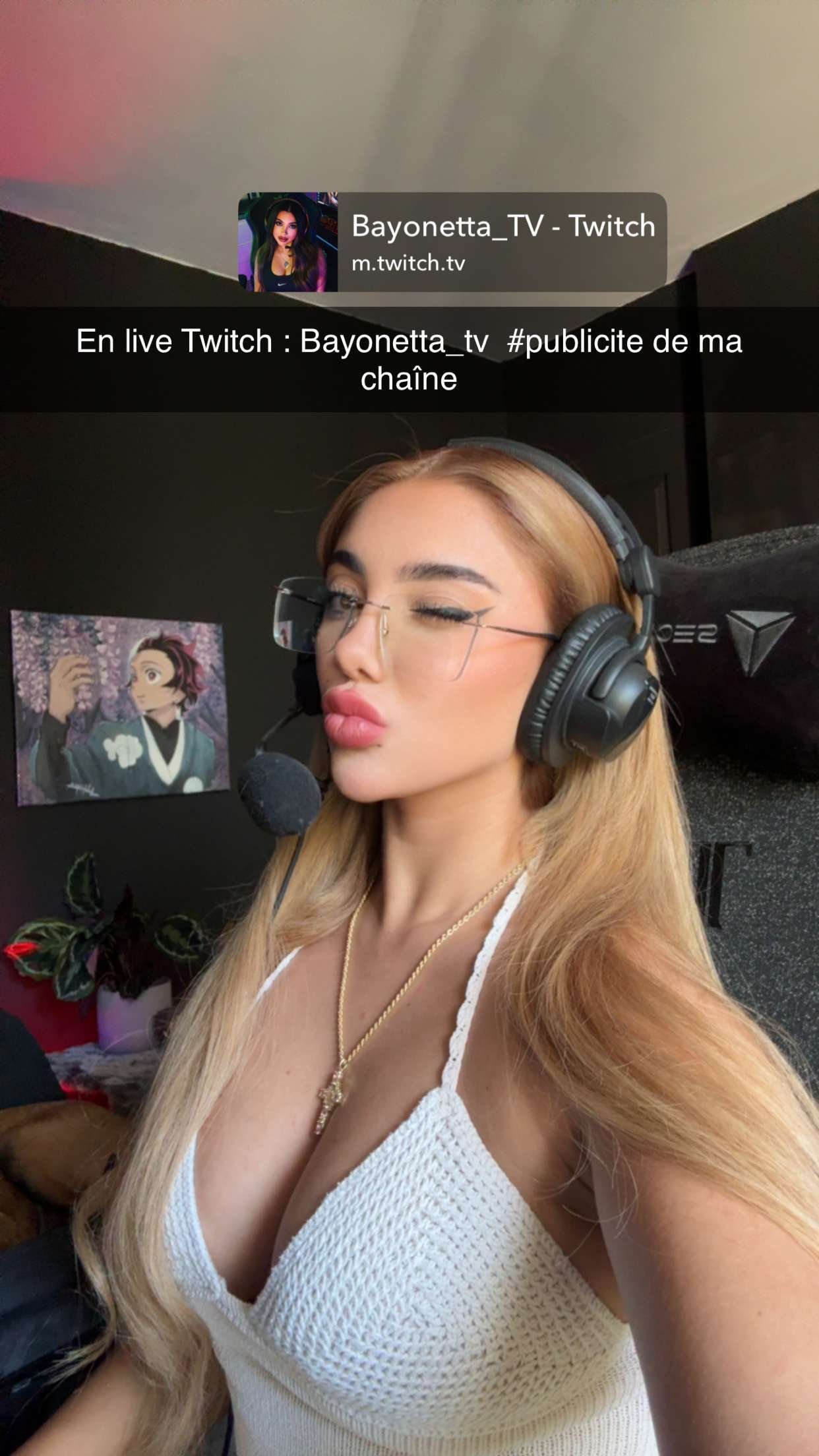 [PHOTOS] la TENUE de JULIA BAYONETTA sur son stream