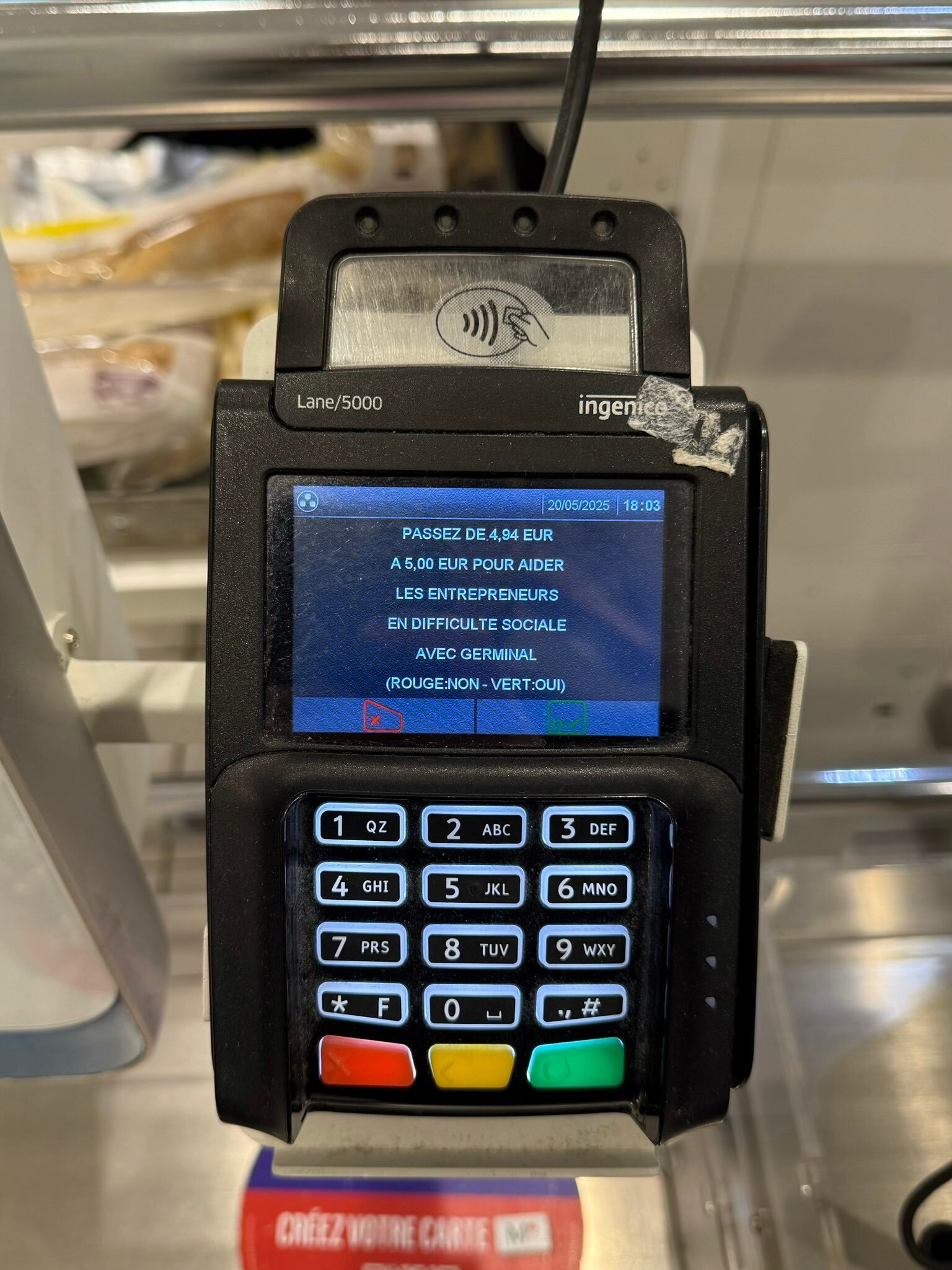 Quand le terminal de paiement te propose d'arondir au profit des entrepreneurs en difficulté :RIRE: