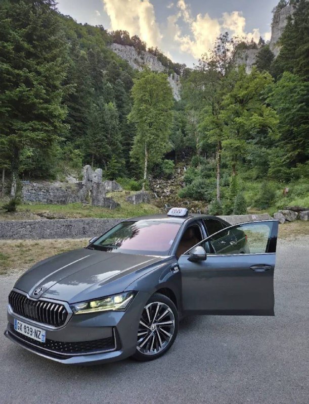 TAXI SUN - Škoda Superb dans le Jura