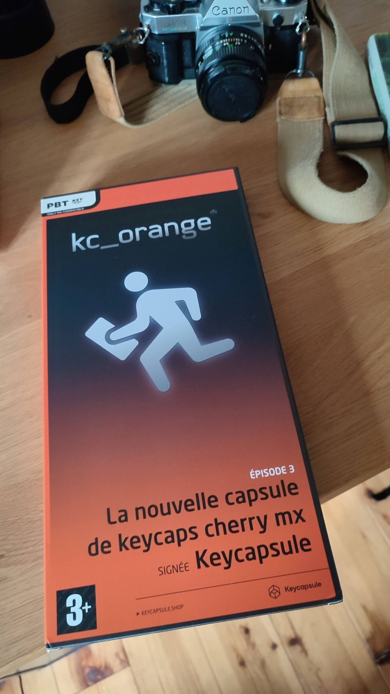 https://image.noelshack.com/fichiers/2026/10/2/1772535878-boite.jpg