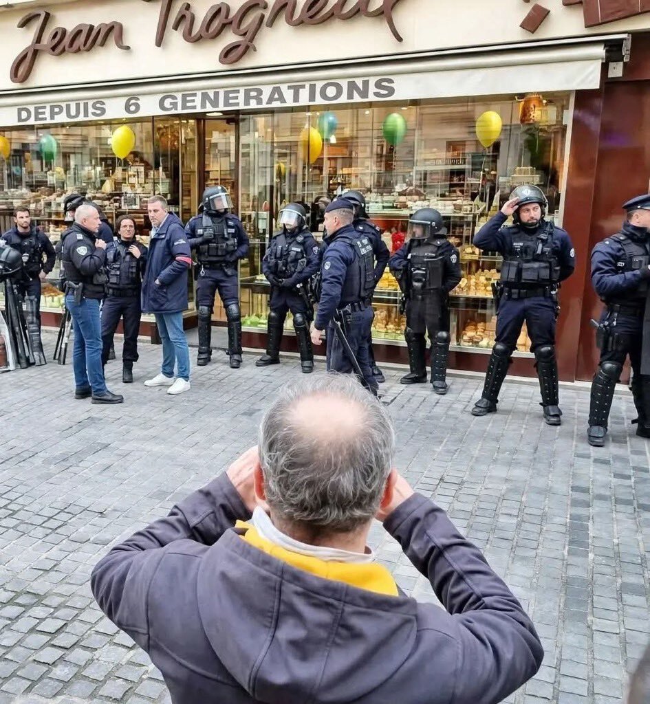 [STREAMABLE] La chocolaterie de la famille Macron avait sa propre ...