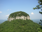 https://image.noelshack.com/fichiers/2012/38/1347908617-1338644275-big-pinnacle-of-pilot-mountain.jpg