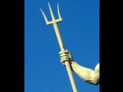 https://image.noelshack.com/fichiers/2012/39/1348773102-220px-poseidon-sculpture-copenhagen-2005-hand.jpg