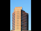 https://image.noelshack.com/fichiers/2013/11/1363086378-12340137-immeuble-de-bureaux-moderne-en-bas-angeles-los-ville.jpg