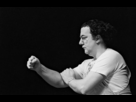 https://image.noelshack.com/fichiers/2013/30/1375034770-coluche-bras-d-honneur-pics-3901-698.jpg