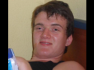 https://image.noelshack.com/fichiers/2013/32/1375812362-10-guy-7809801-small2.png