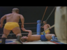 https://image.noelshack.com/fichiers/2013/36/1378232990-1234527682-wrestling-midget-face-slide.gif