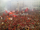 https://image.noelshack.com/fichiers/2013/39/1380382962-benficacampeao2009-10.jpg