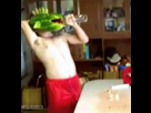 https://image.noelshack.com/fichiers/2013/46/1384230084-1319650698-drunk-puking-fish-melon-head.gif