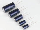 https://image.noelshack.com/fichiers/2014/10/1393885562-condensateur-chimique-radial-4700-f-35v-4700j0e.jpg