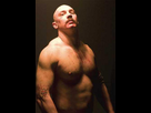 https://image.noelshack.com/fichiers/2014/25/1403120682-1629829-tom-hardy-bronson-super.jpg