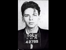 https://image.noelshack.com/fichiers/2014/26/1403979030-frank-sinatra-mug-shot-1938-c100.jpg