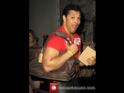 https://image.noelshack.com/fichiers/2015/10/1425434150-geno-segers-kids-choice-awards-celebrity-gift-3571385.jpg