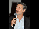 https://www.noelshack.com/2015-11-1426036303-220px-antoine-de-caunes-avp.jpg