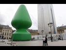https://image.noelshack.com/fichiers/2015/20/1431378982-un-sapin-en-forme-de-plug-anal-place-vendome-paris.jpg