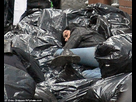 https://www.noelshack.com/2015-22-1432563574-28f5e30d00000578-3092584-recovering-kristen-ends-up-in-a-pile-of-garbage-as-she-gets-into-a-23-1432290687178.jpg