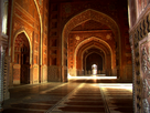 https://www.noelshack.com/2015-22-1433092415-taj-mahal-mosque-interior-hall.jpg