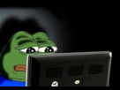 https://image.noelshack.com/fichiers/2015/26/1434998783-sad-frog-2.jpg