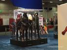https://image.noelshack.com/fichiers/2015/28/1436462057-arrow-stand-warner-comic-con-costume-archer.jpg